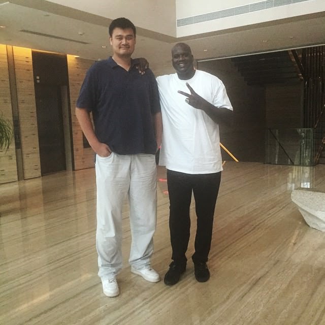shaquille on neal with yao ming giants